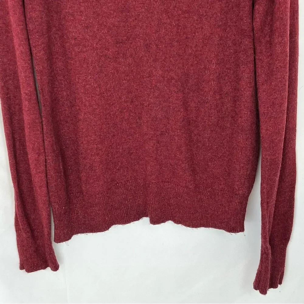 Banana‎ Republic Crew Sweater
